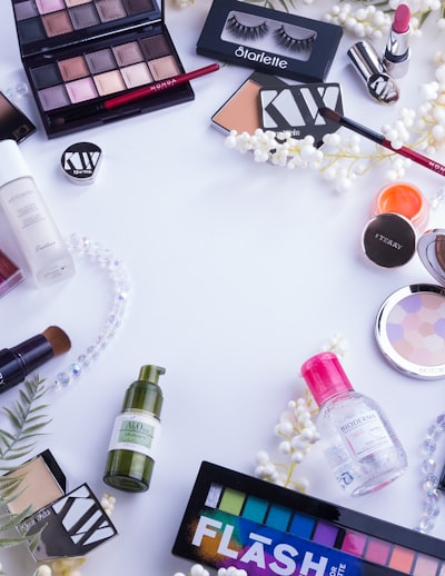 Types of makeup: if you follow this guide you'll build your makeup essentials kit in no time!